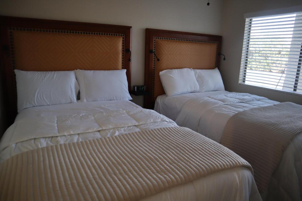 Venture On Country Club Apartment Меса Екстериор снимка